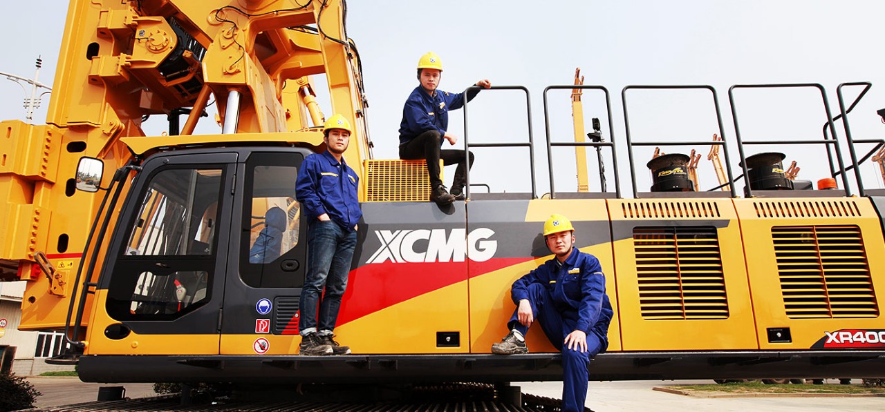 Triangle Decoration in Donate Block